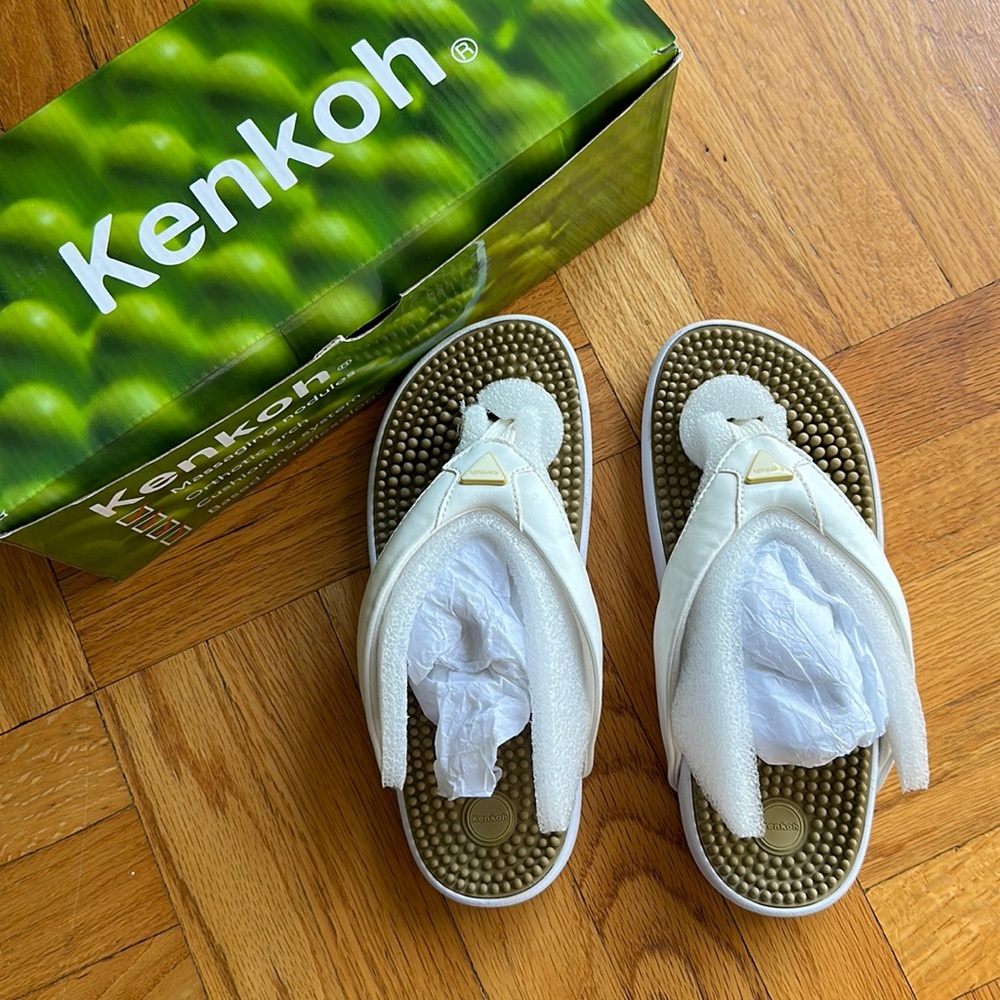 Kenkoh Spirit V Massage Sandal, Natural White, size 6